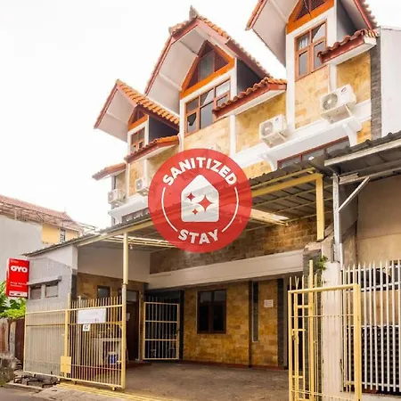 Oyo 2265 Bunga Bakung Residence